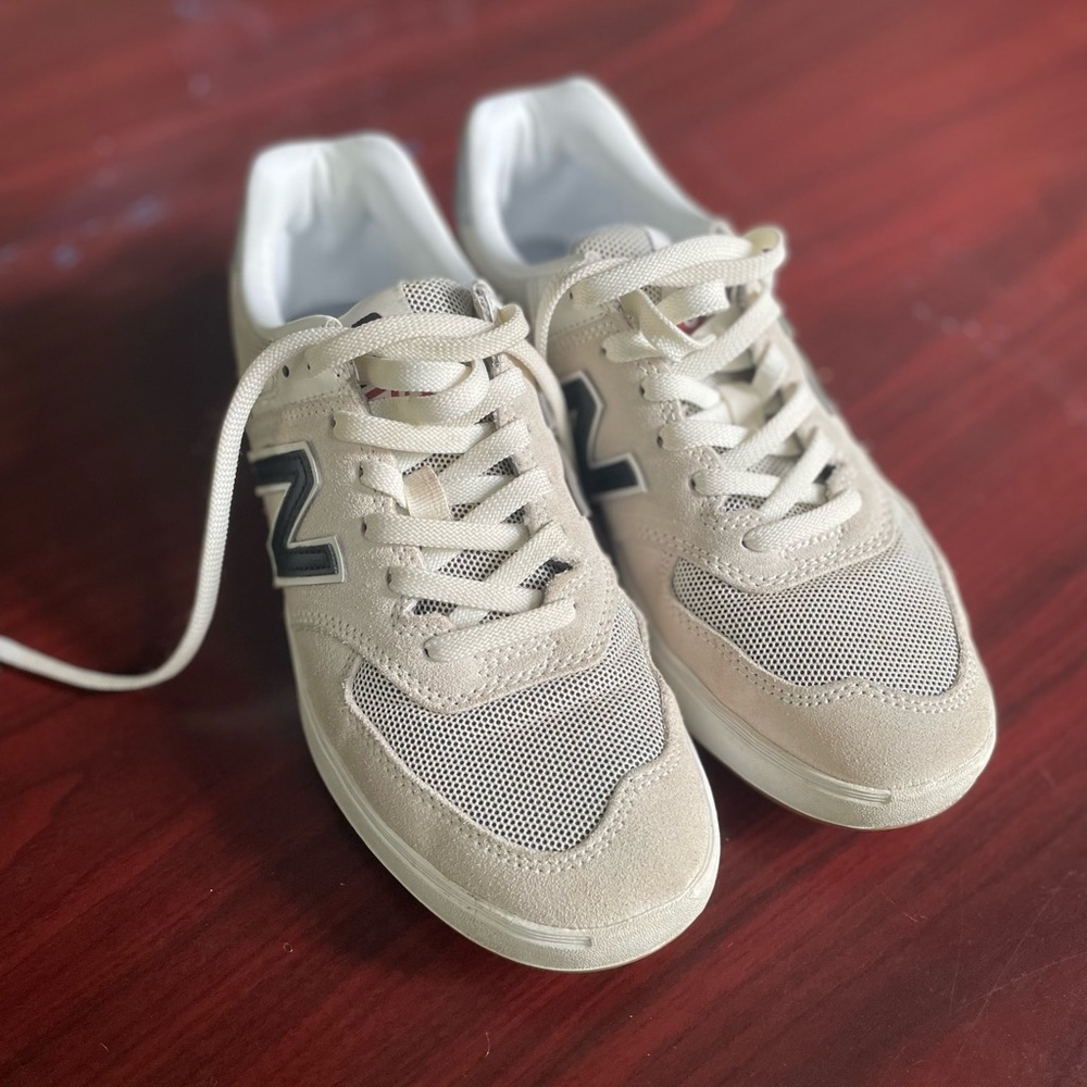 New Balance 574 White - Lightly Used - Men’s 6